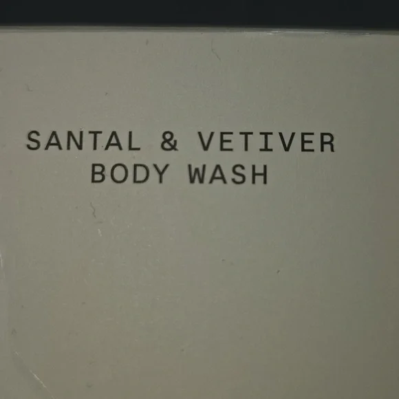 Salt & Stone Santal & Vétiver Body Wash - Cream - Picture 2 of 5